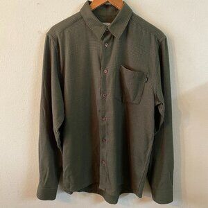 WESC MEDIUM OLIVE GREEN LONG-SLEEVE BUTTON-UP POCKET SHIRT